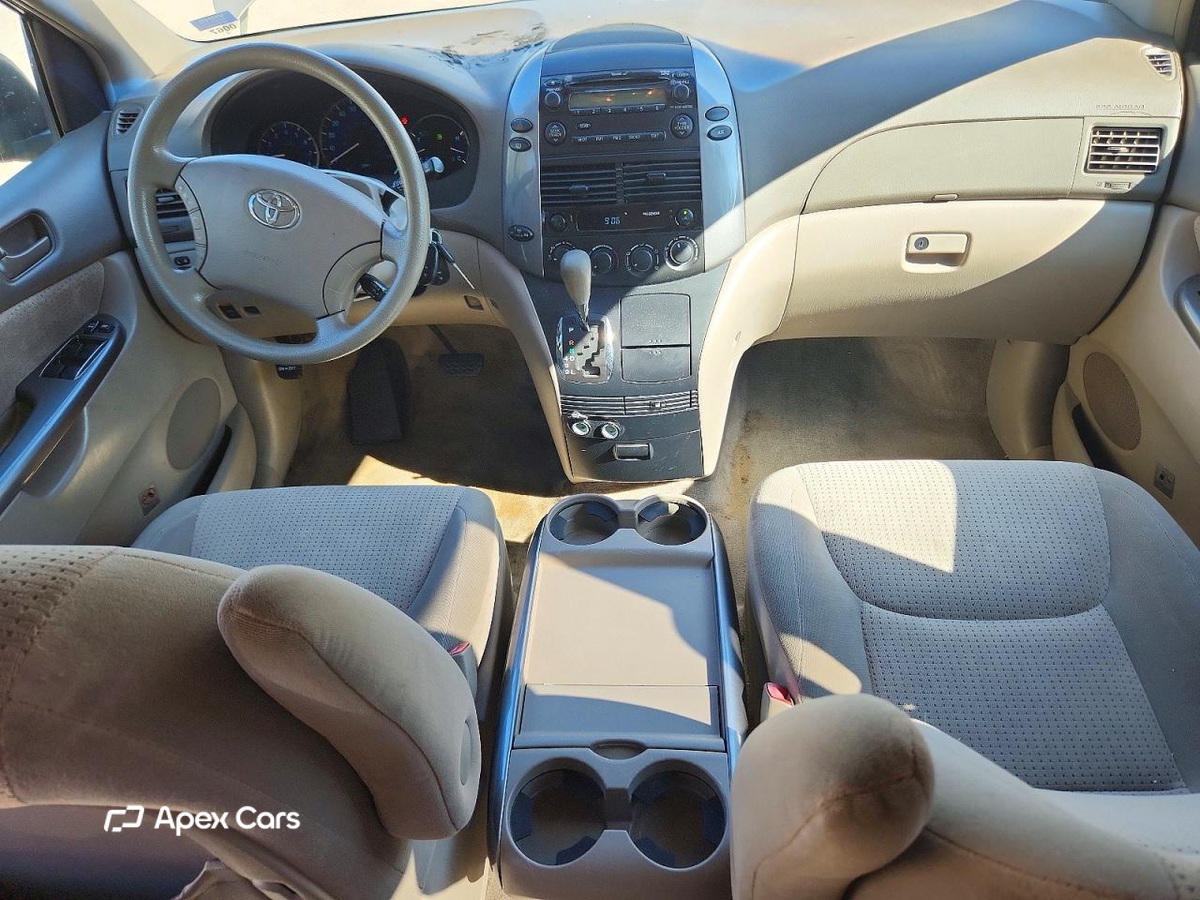 Toyota Sienna 2010