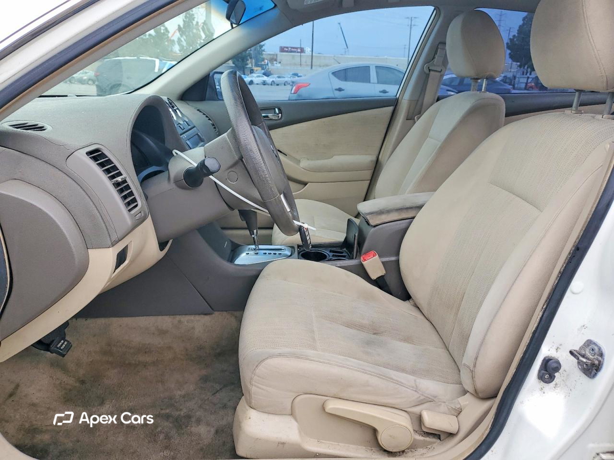 Nissan Altima 2010