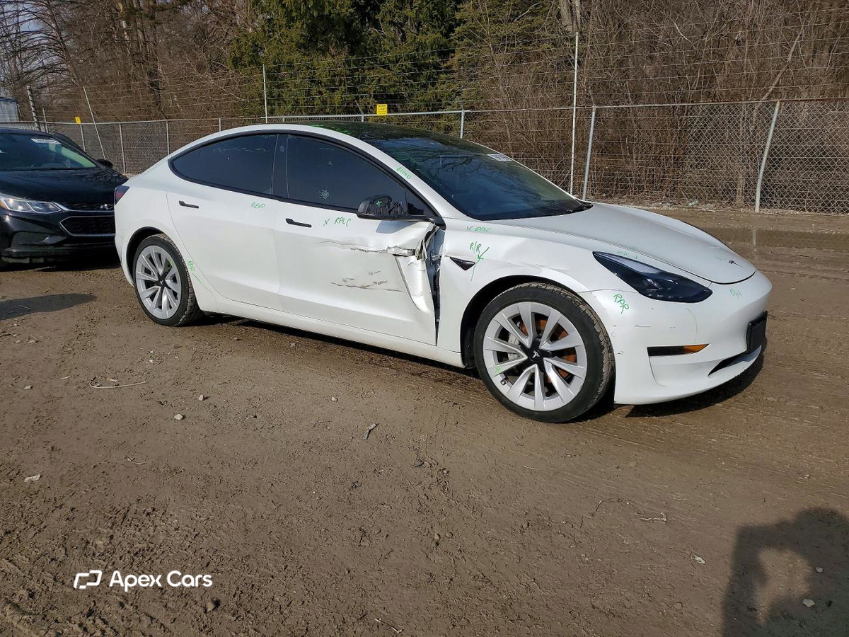 Tesla Model 3 2022