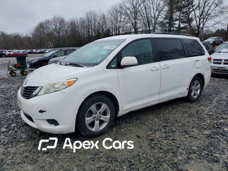 Toyota Sienna 2011 - Image 1 of 13