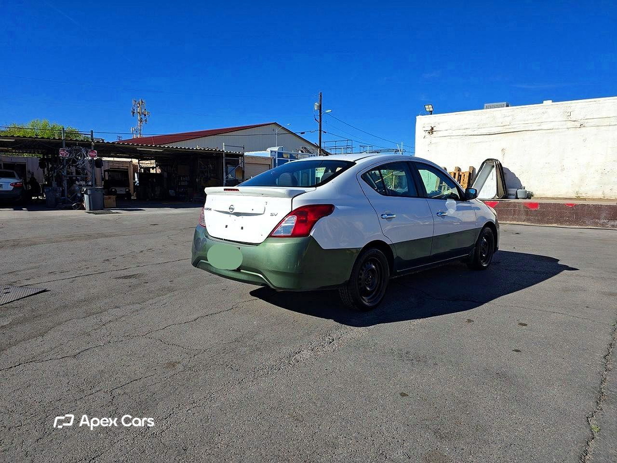 Nissan Versa 2018