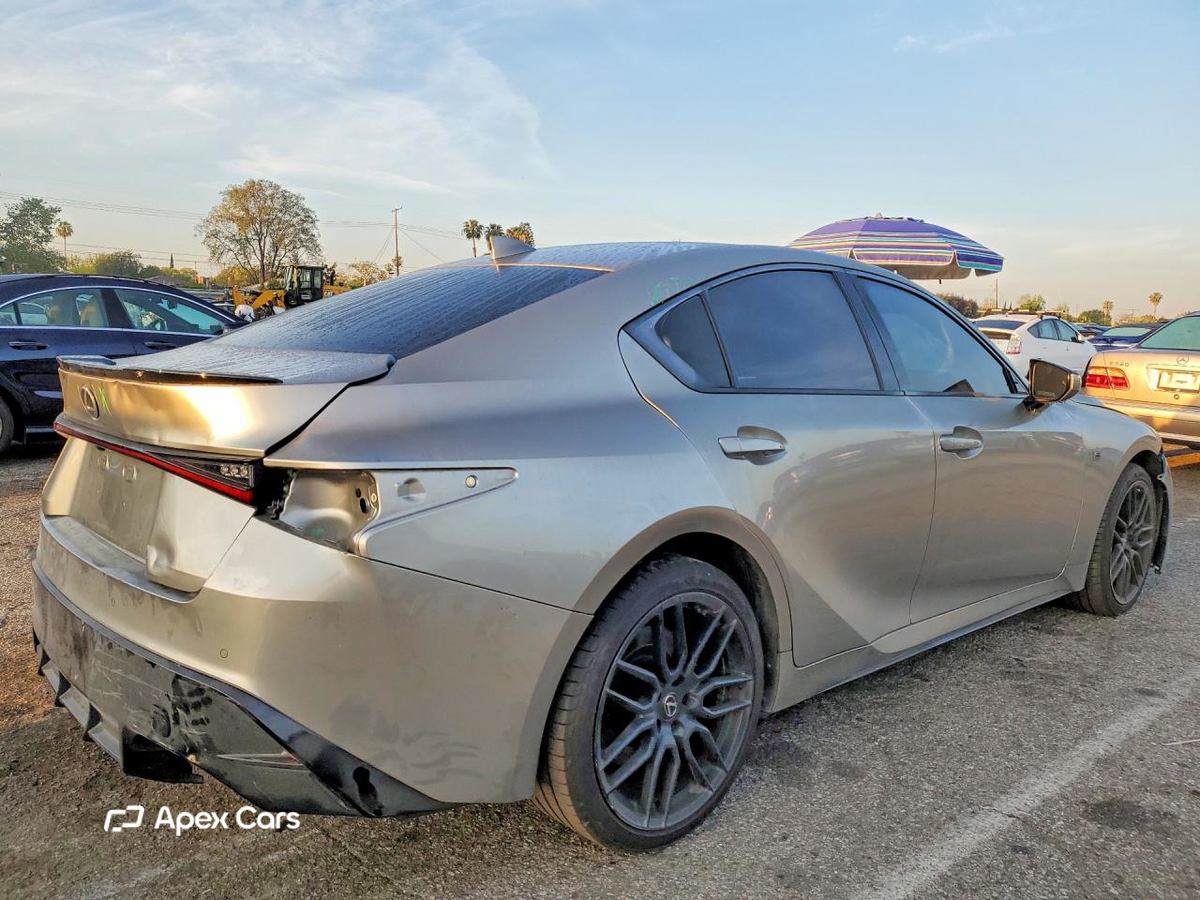 Lexus IS 2023