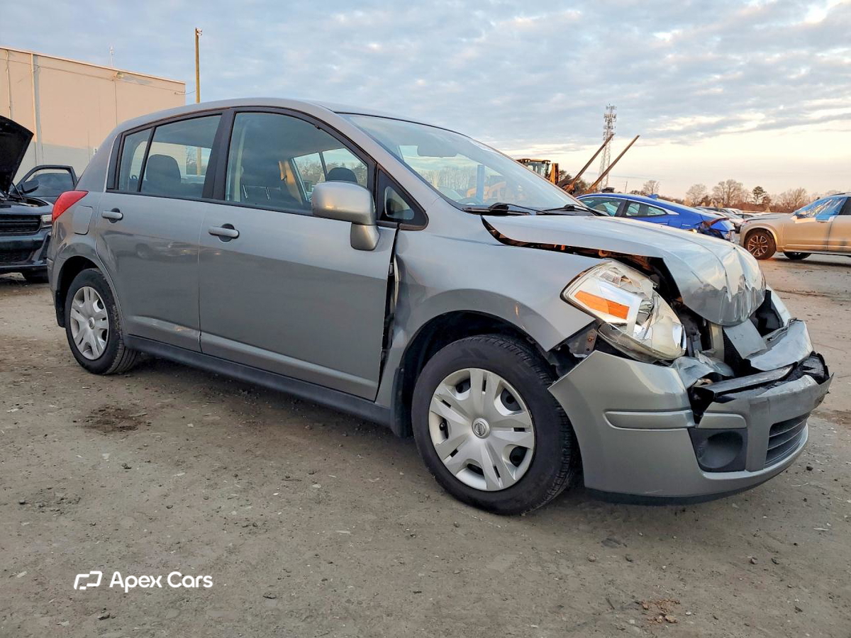 Nissan Versa 2011