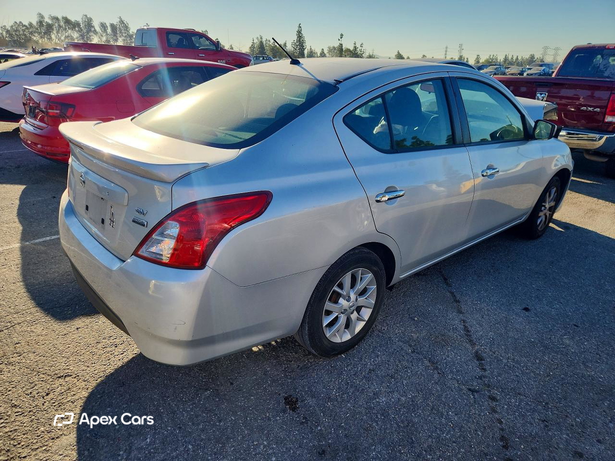 Nissan Versa 2018