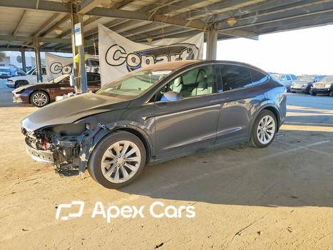 Tesla Model X 2018 - Image 1 of 13