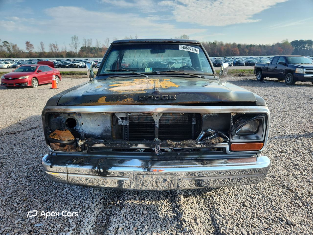 Dodge D150 1986
