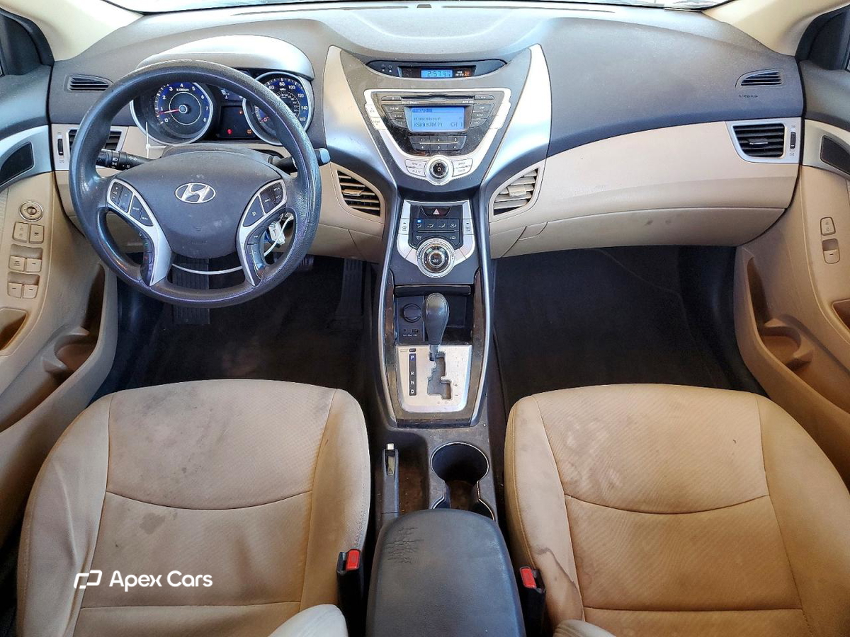 Hyundai Elantra 2012