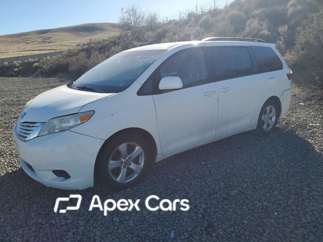 Toyota Sienna 2015 - Image 1 of 13