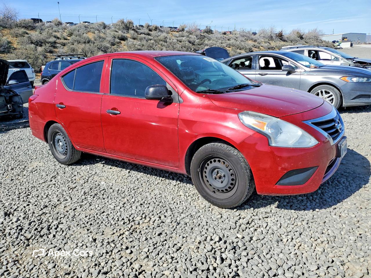 Nissan Versa 2015