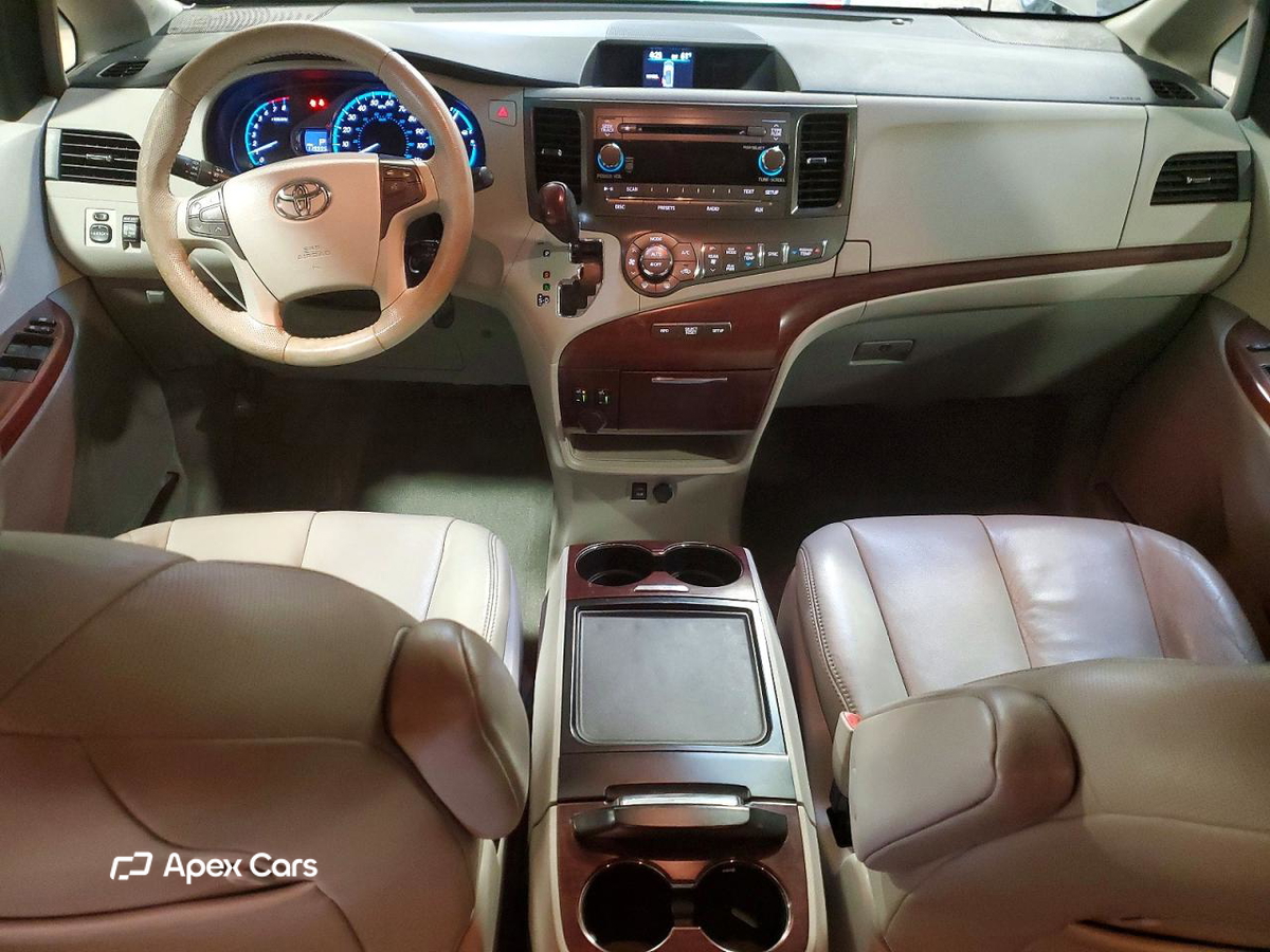 Toyota Sienna 2012