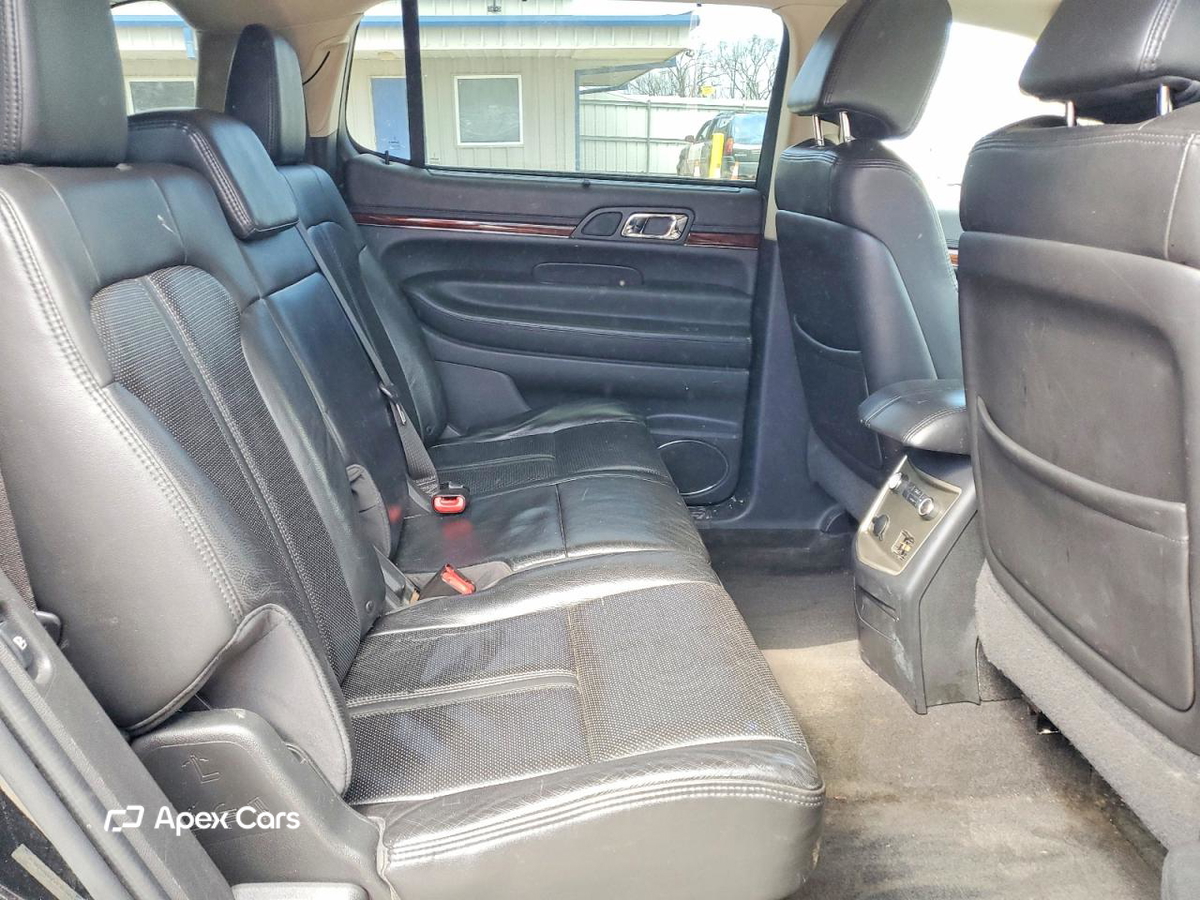 Lincoln MKT 2010