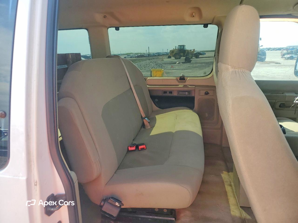 Ford Econoline 2012