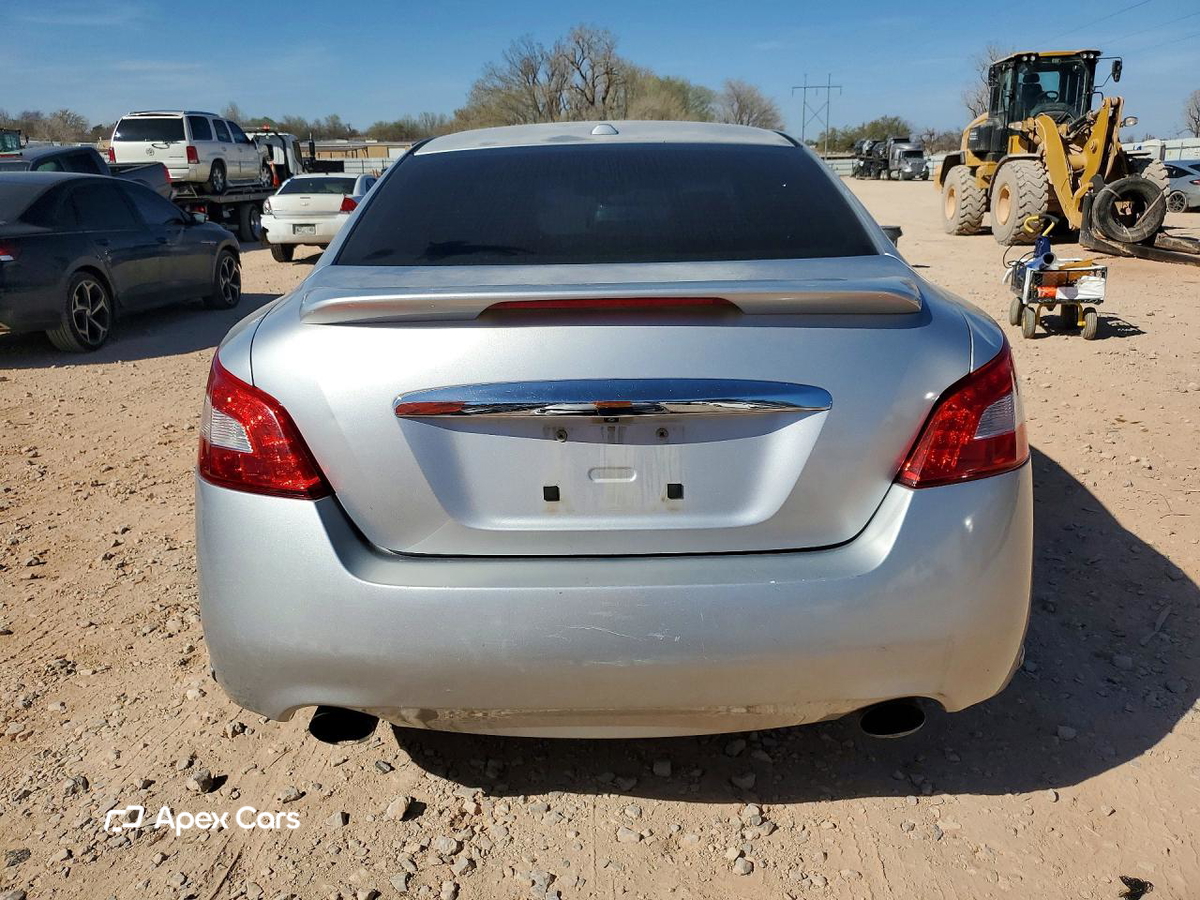 Nissan Maxima 2010