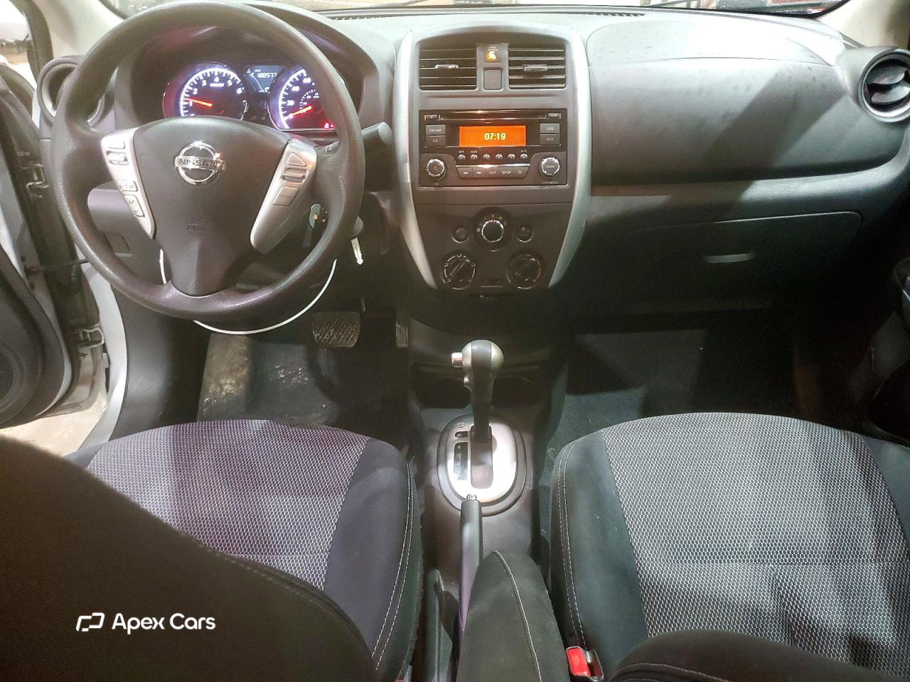 Nissan Versa 2015