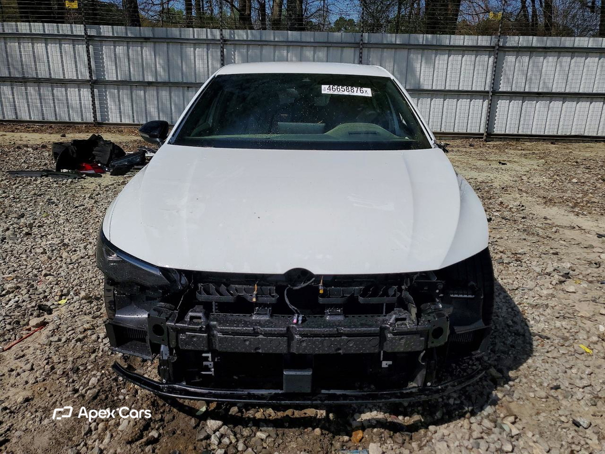 Volkswagen Golf 2025