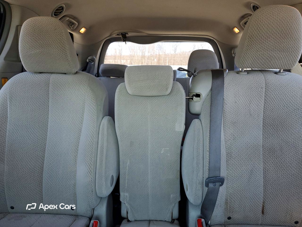 Toyota Sienna 2012