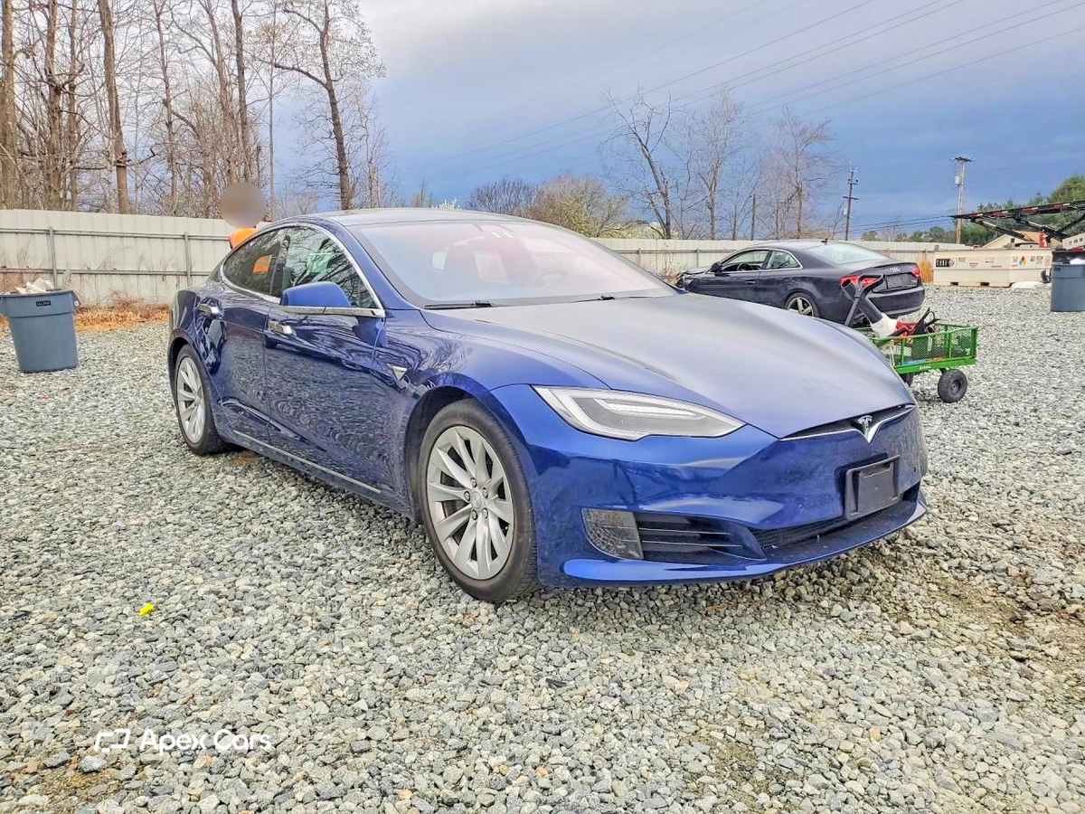 Tesla Model S 2016