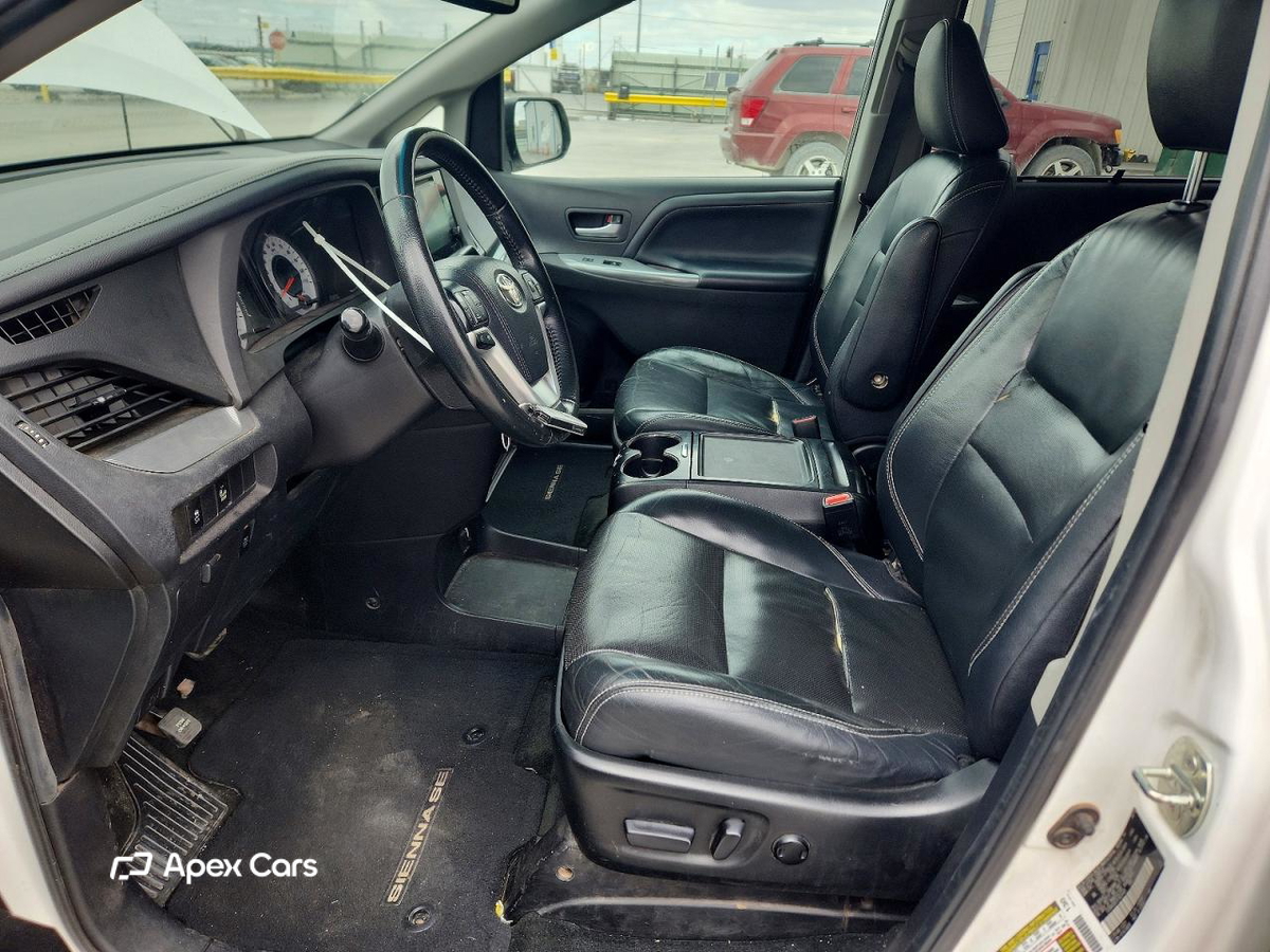 Toyota Sienna 2015