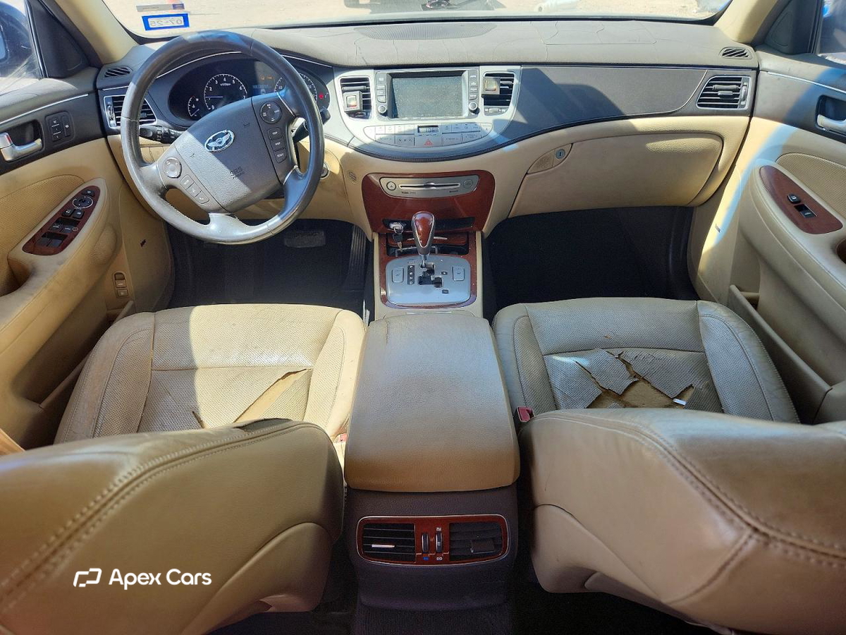 Hyundai Genesis 2012