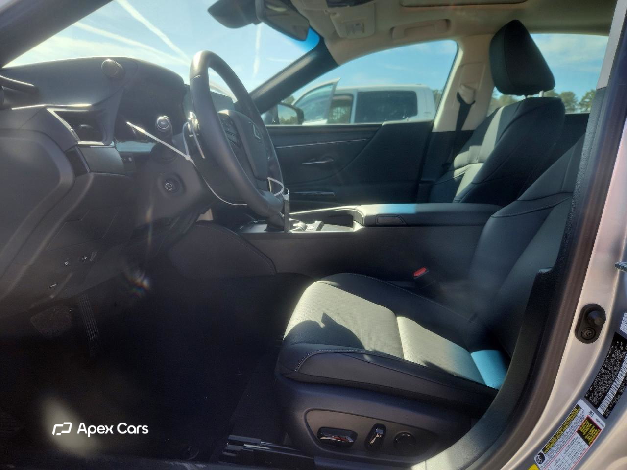 Lexus ES 2023