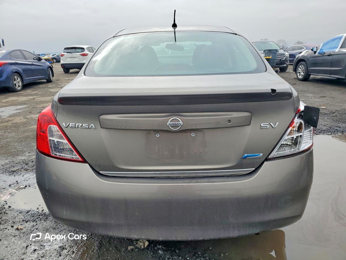Nissan Versa 2012