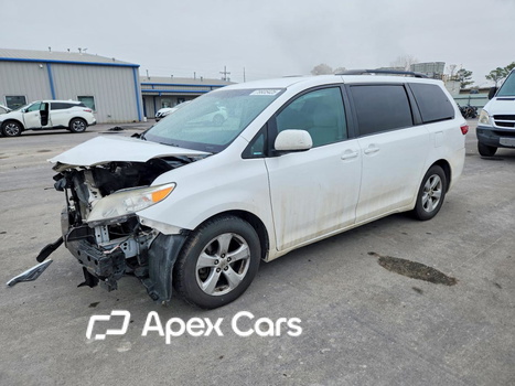 Toyota Sienna 2015 - Image 1 of 14