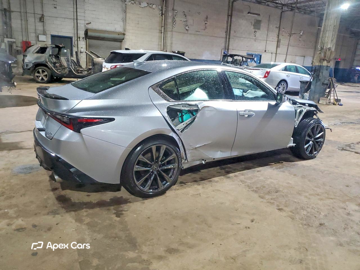 Lexus IS 2023