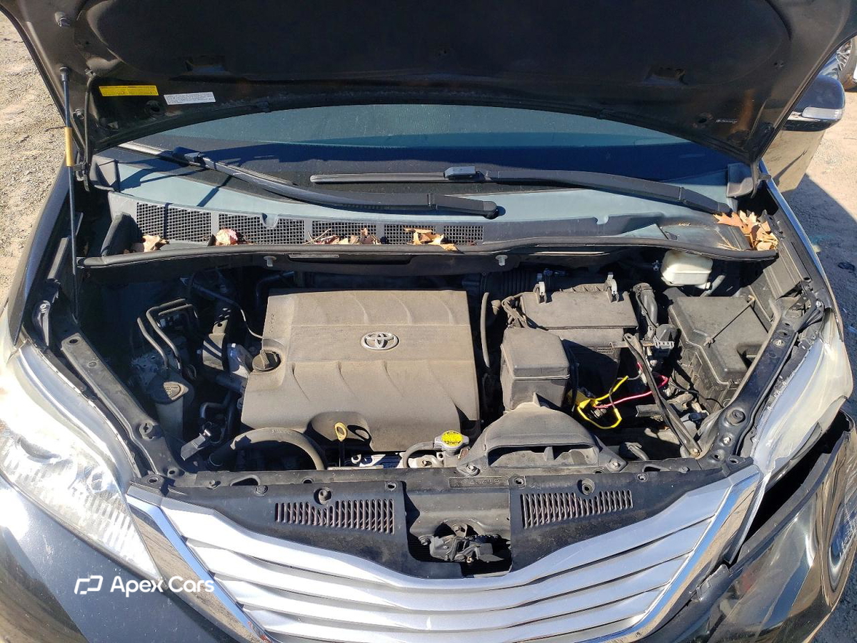 Toyota Sienna 2013