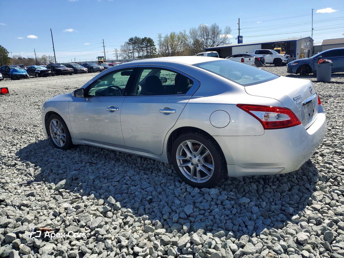 Nissan Maxima 2010