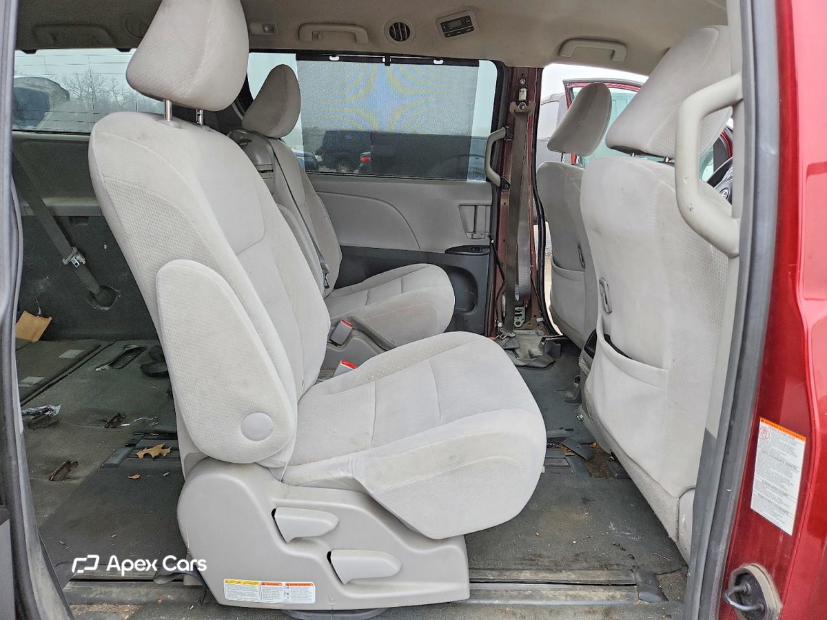 Toyota Sienna 2016