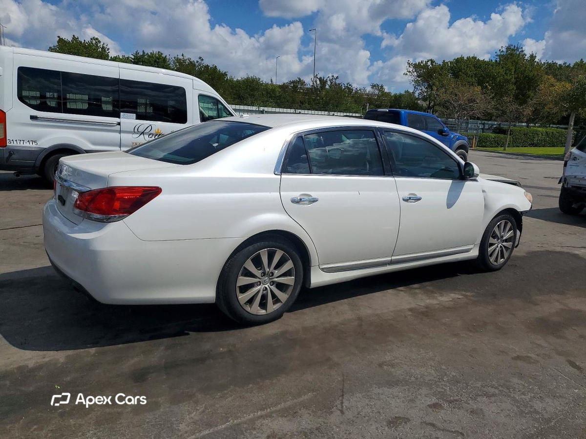 Toyota Avalon 2011