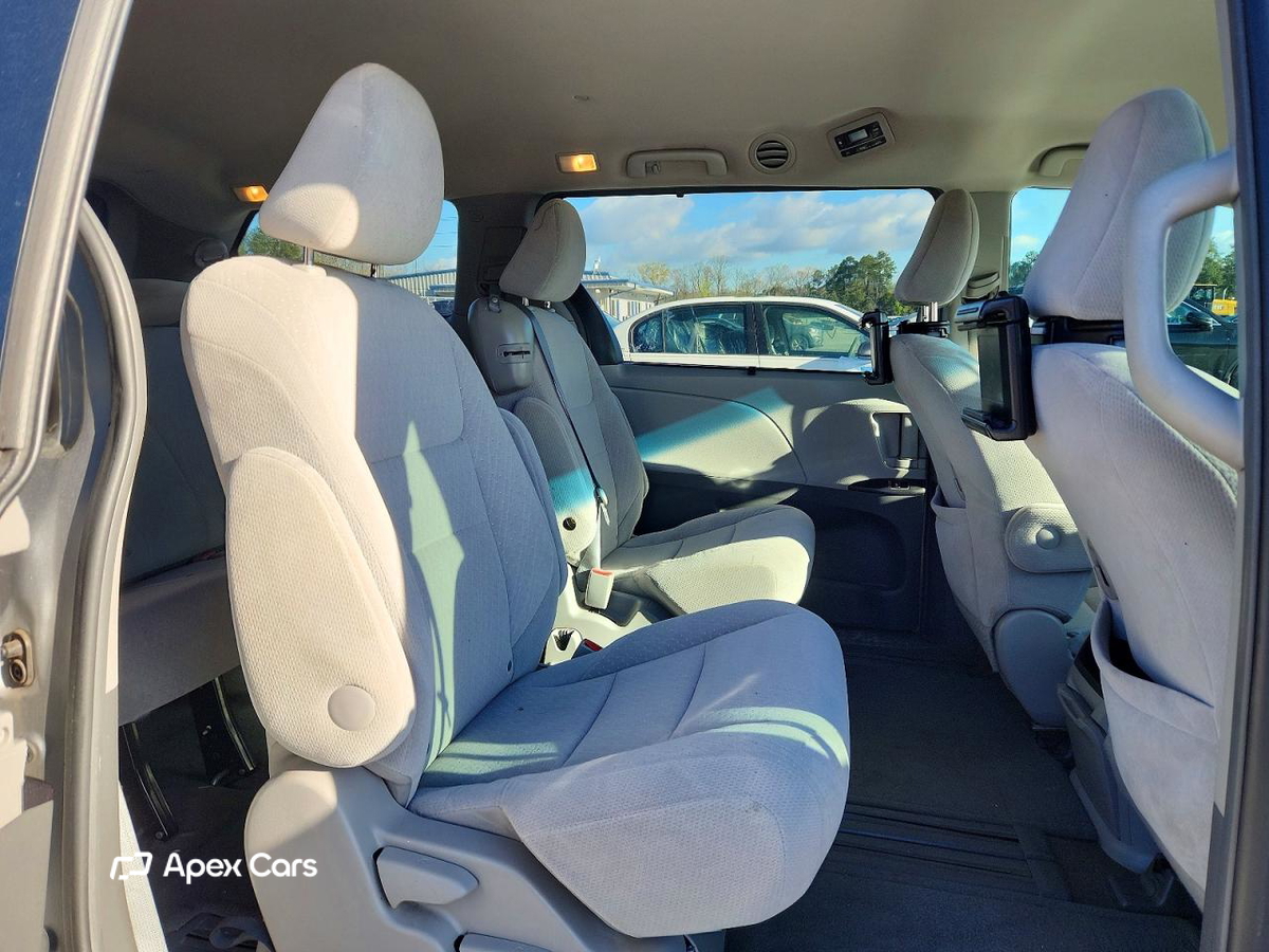 Toyota Sienna 2016