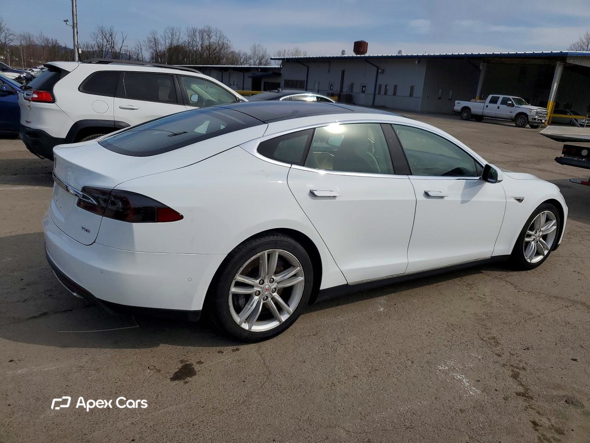 Tesla Model S 2015