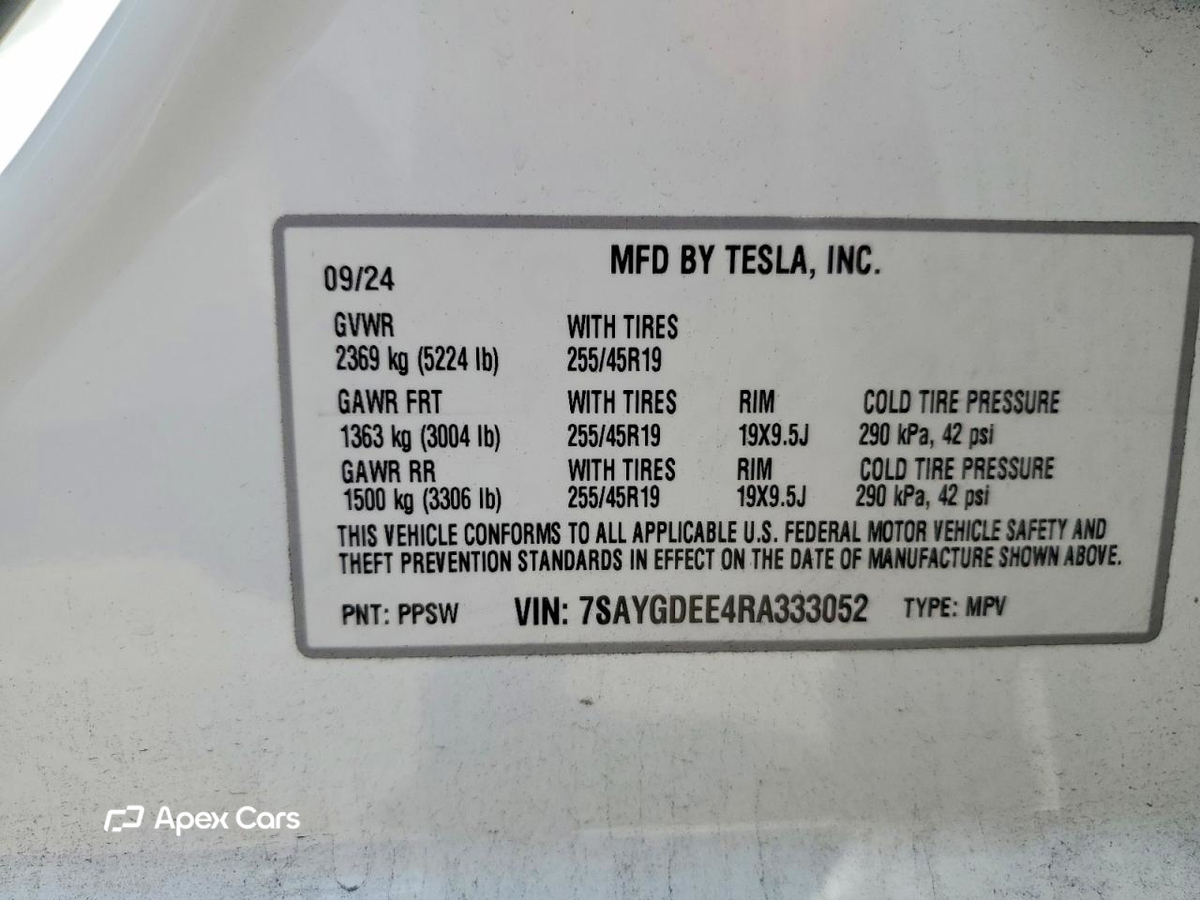 Tesla Model Y 2024