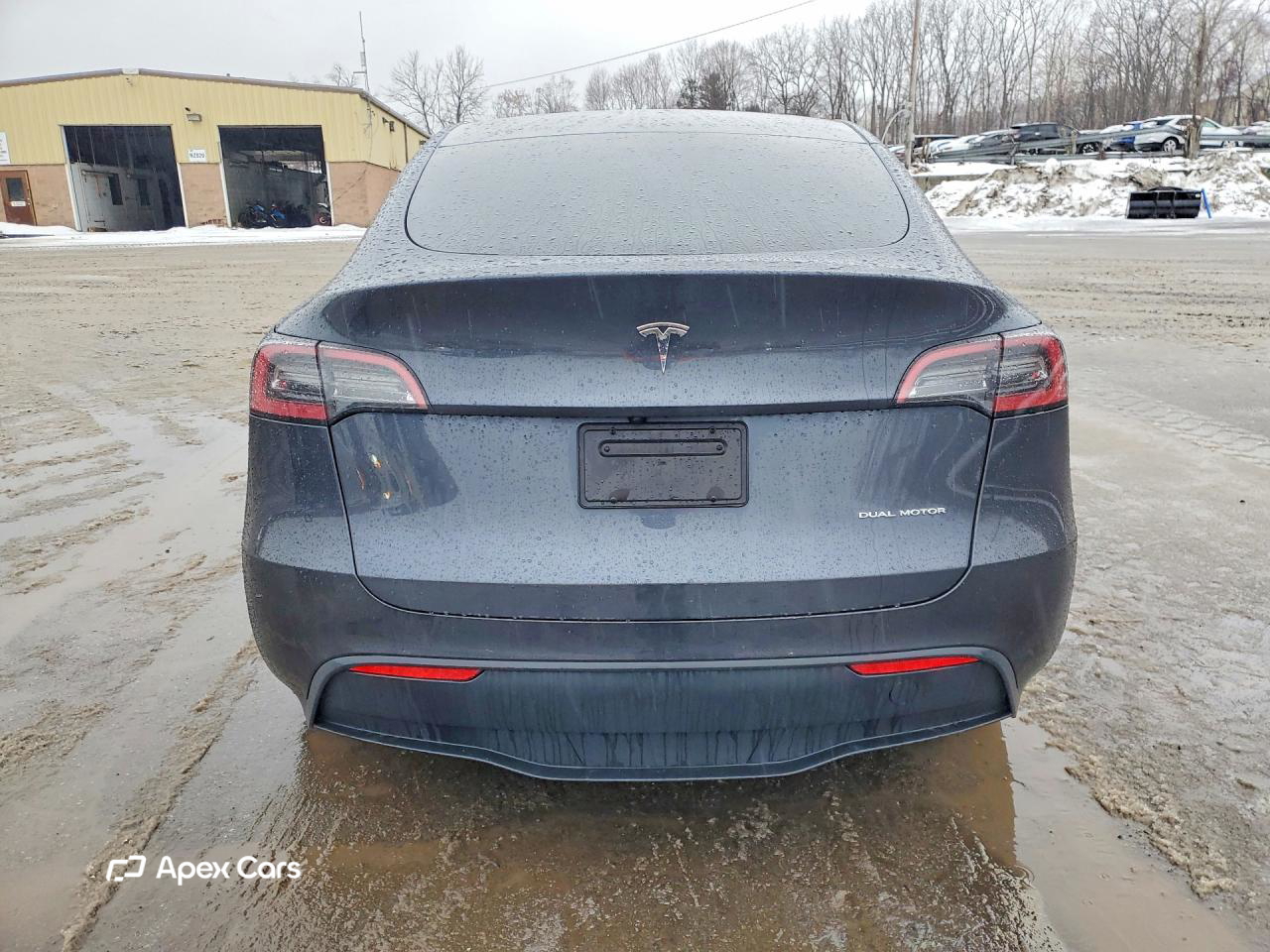 Tesla Model Y 2024