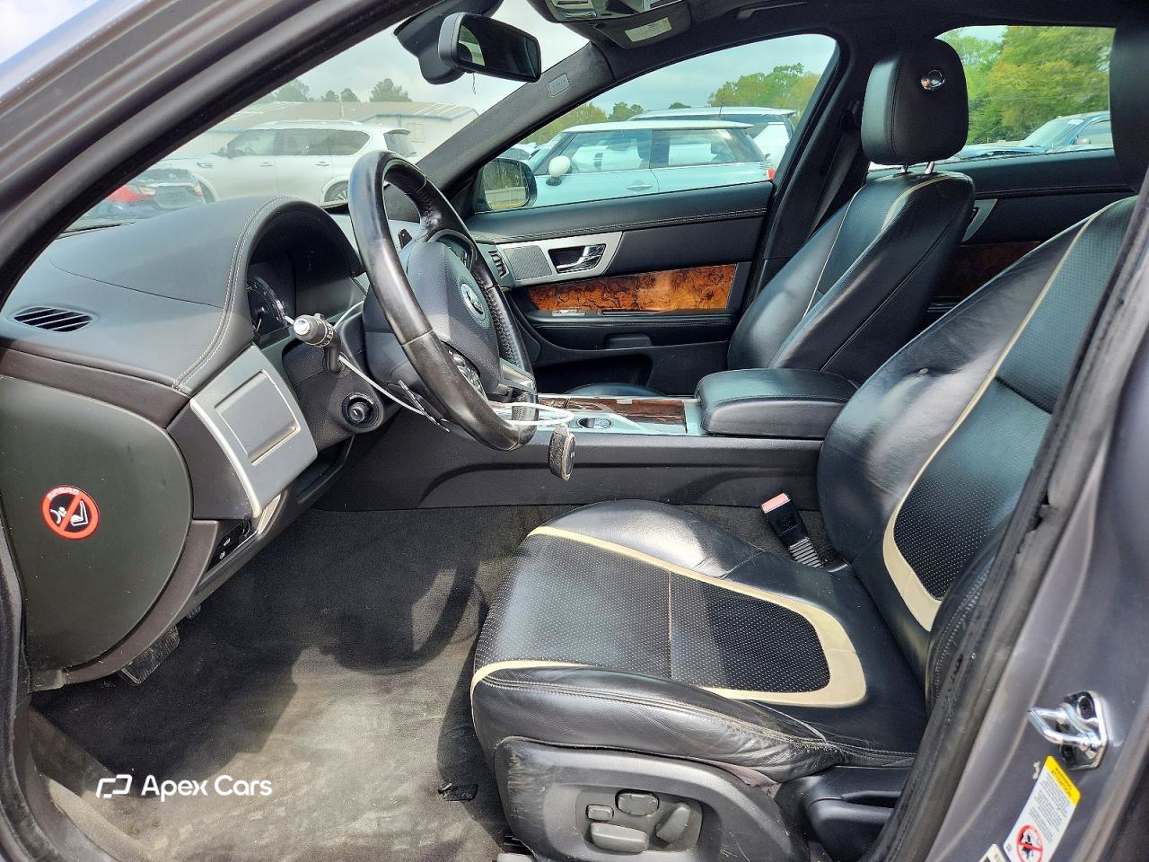 Jaguar XF 2012