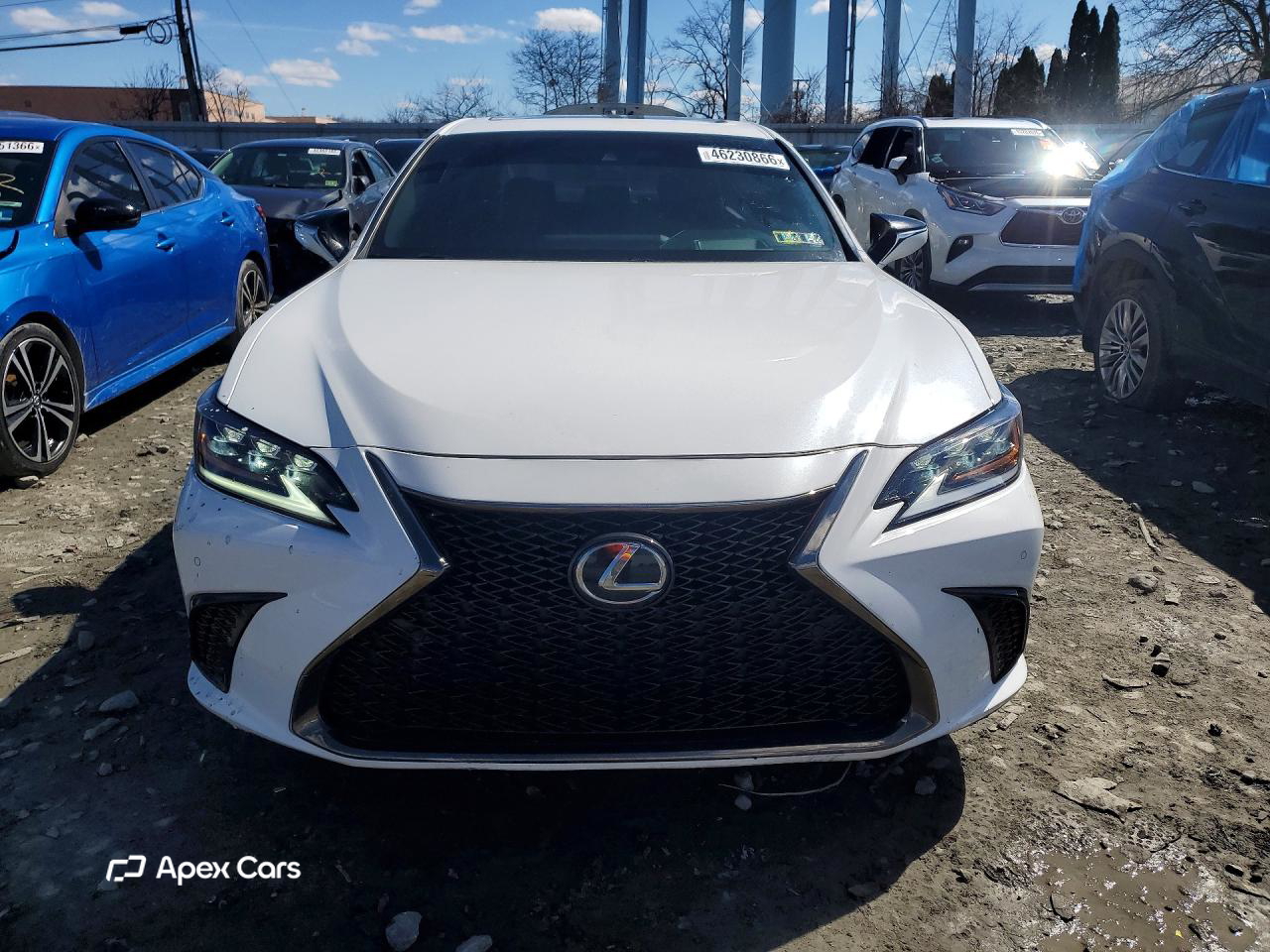 Lexus ES 2019