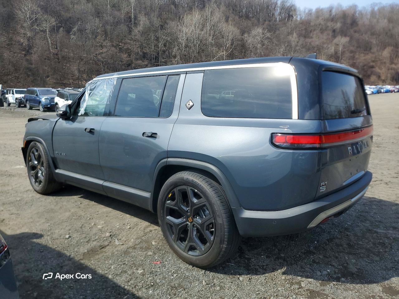 Rivian R1S 2025