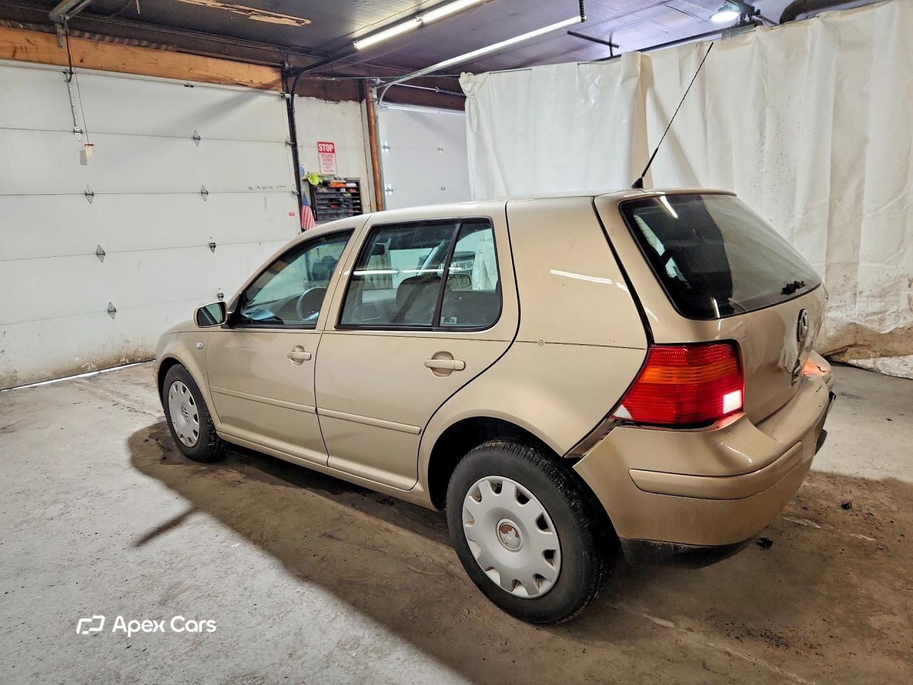 Volkswagen Golf 2004