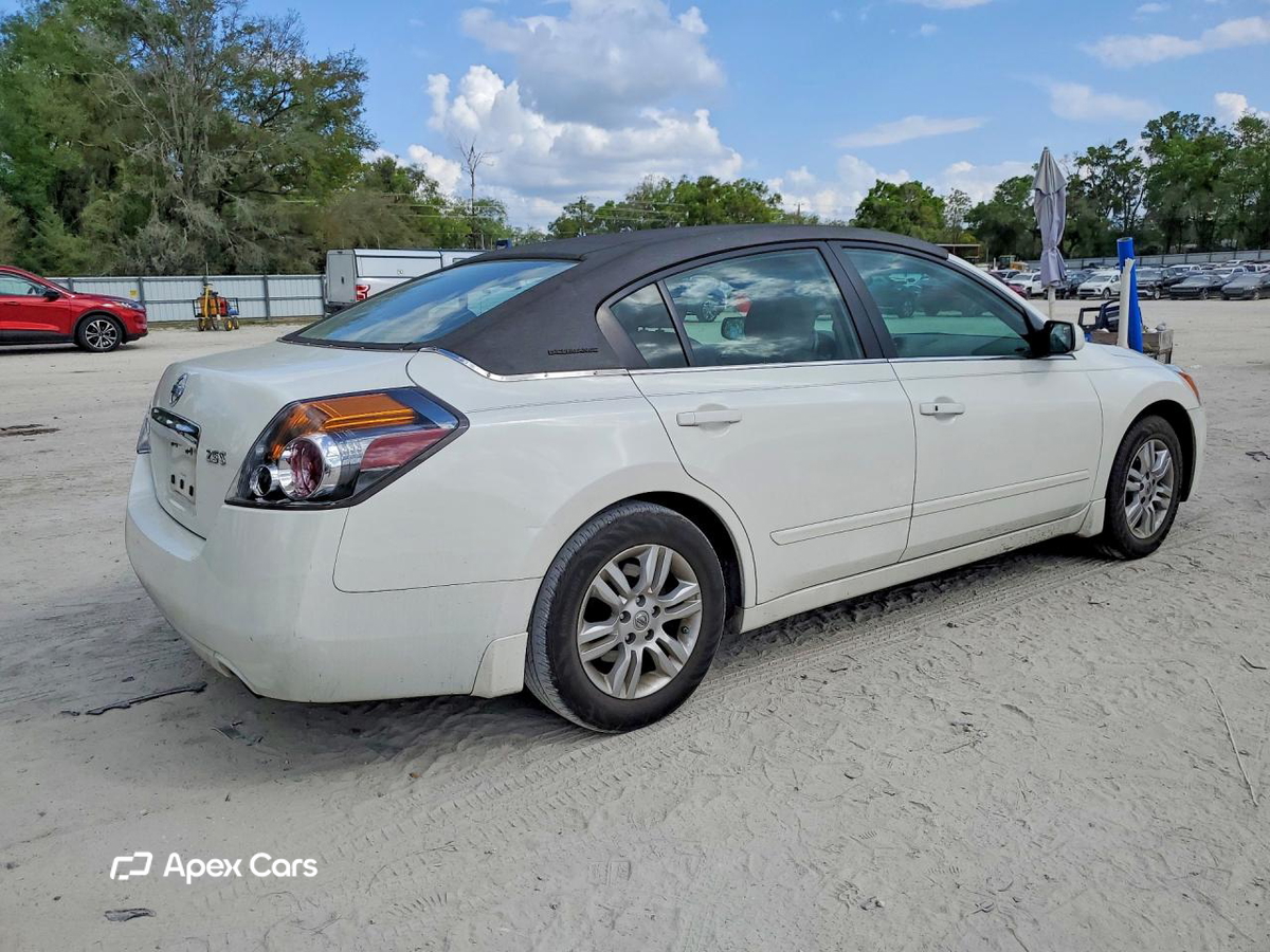 Nissan Altima 2012