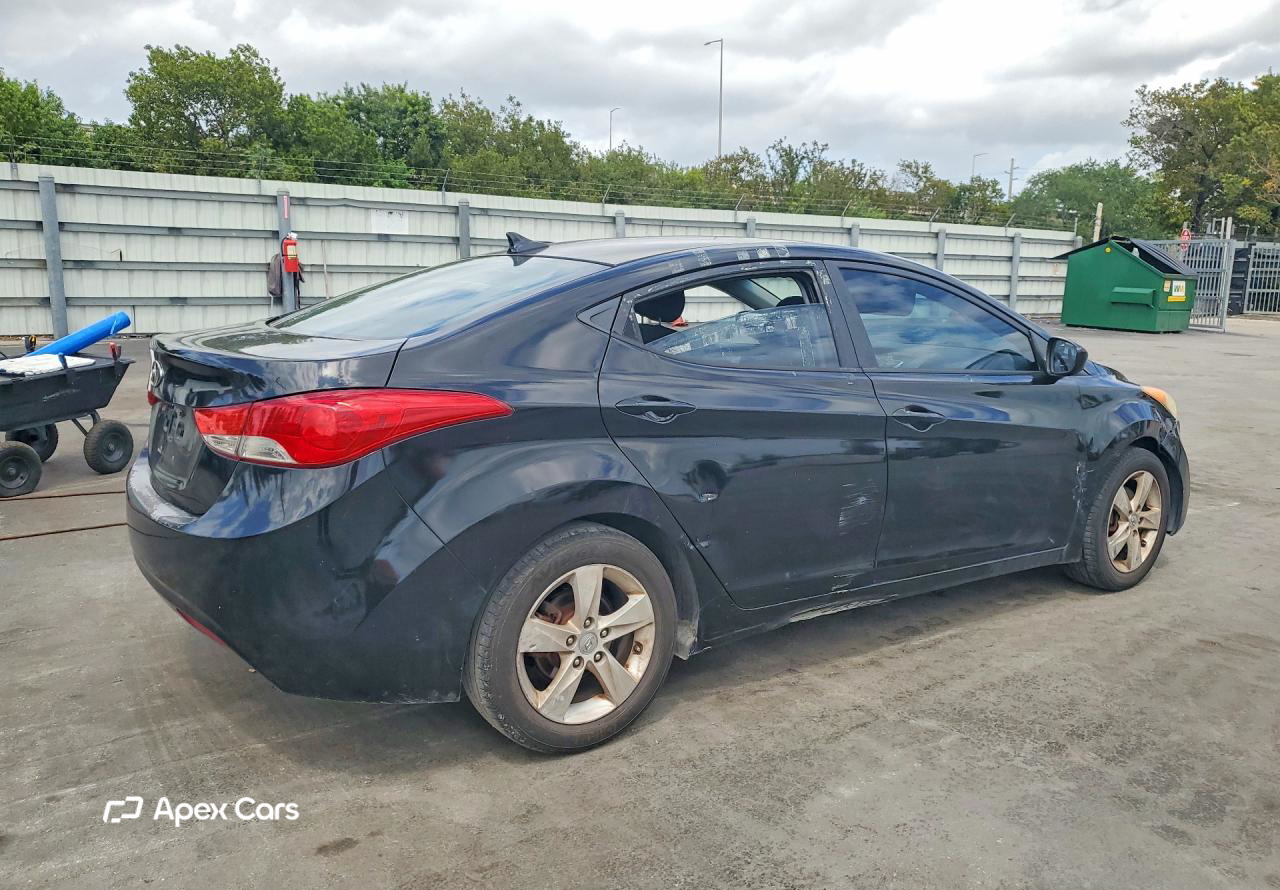 Hyundai Elantra 2012