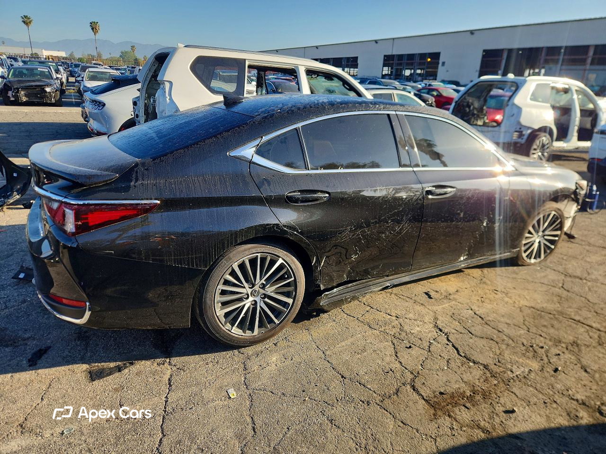 Lexus ES 2025