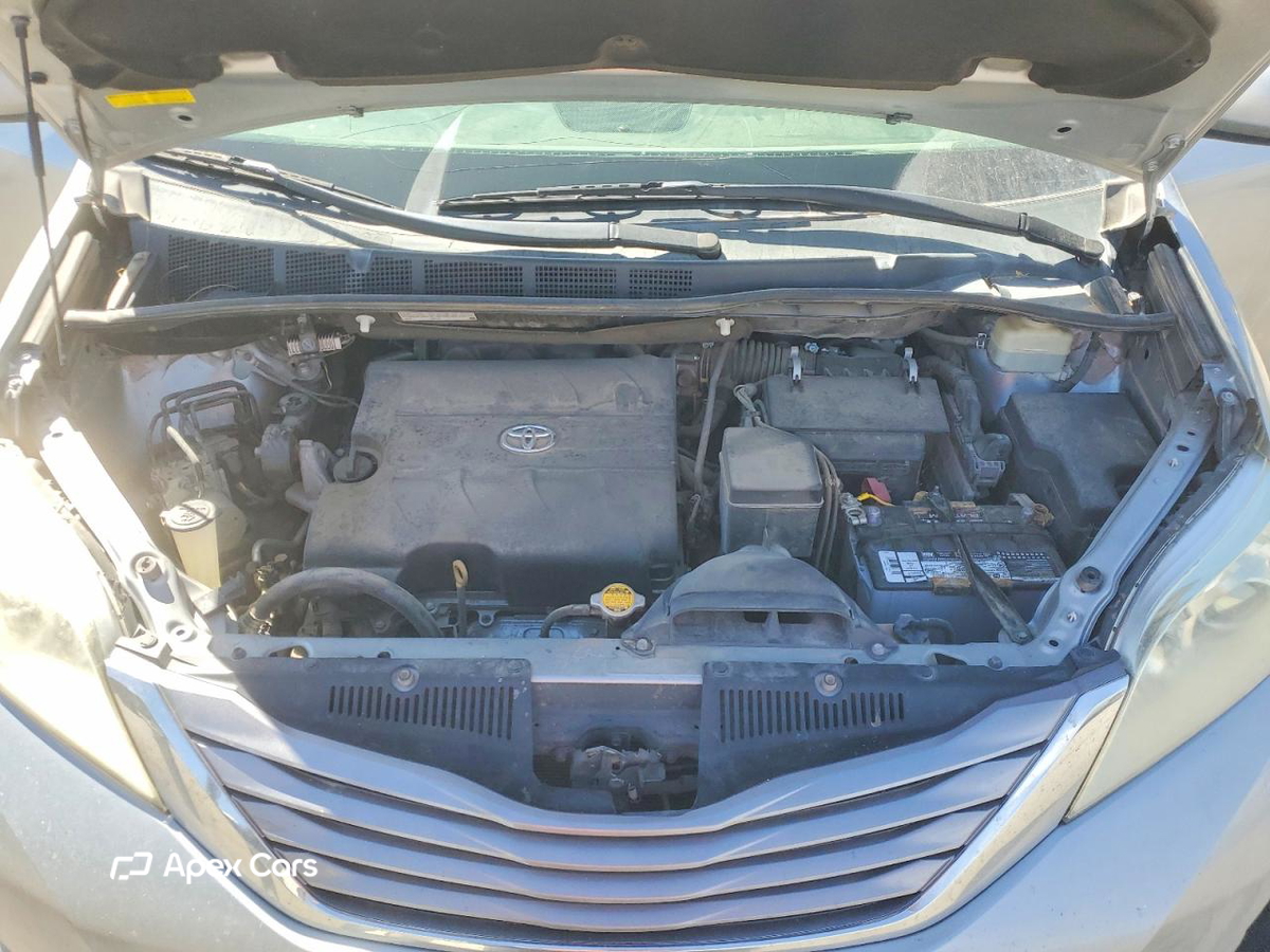 Toyota Sienna 2016