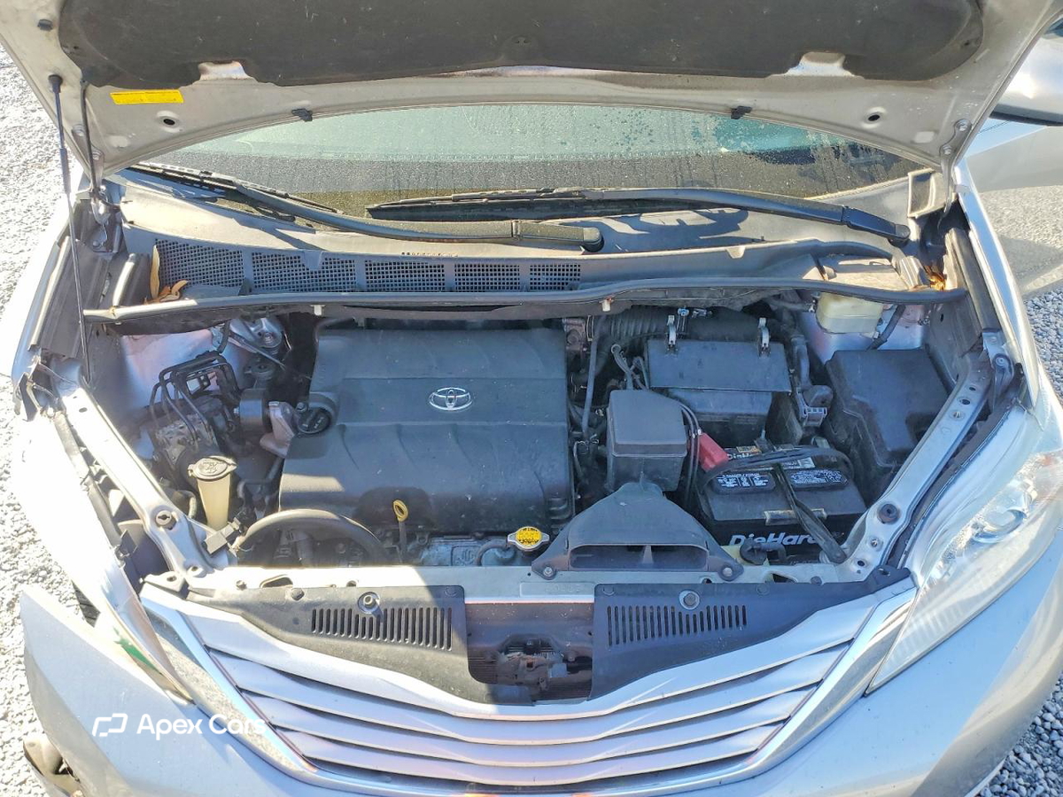 Toyota Sienna 2016