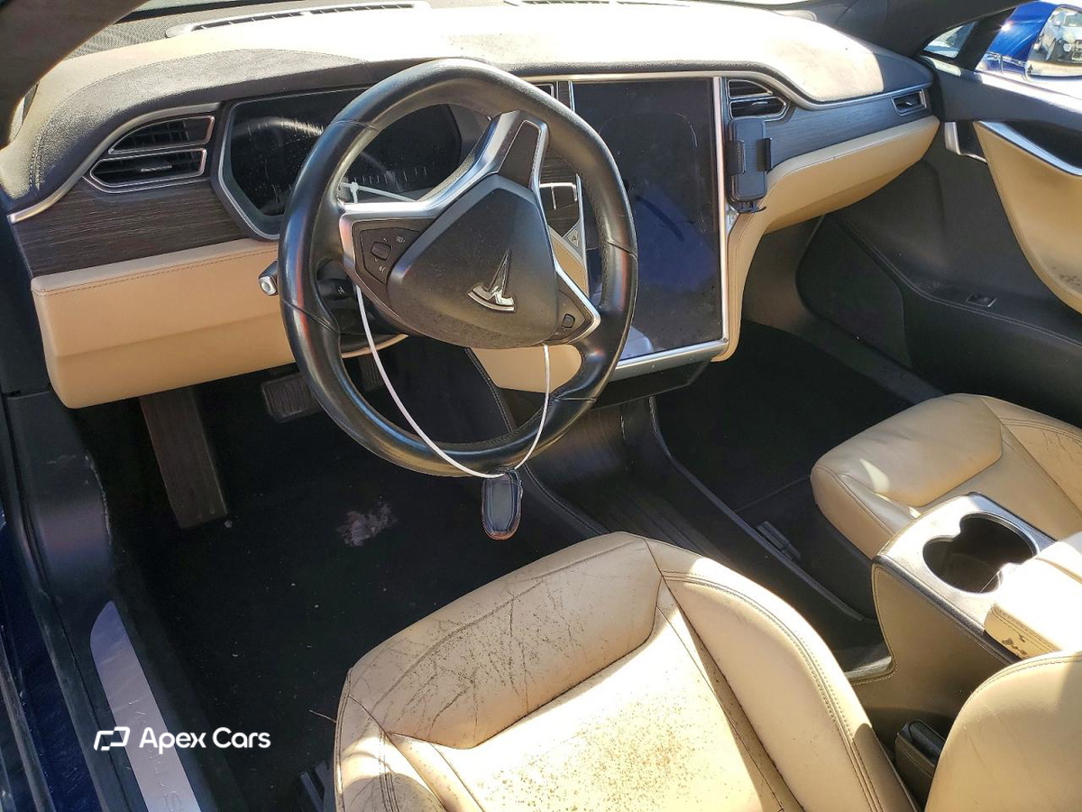 Tesla Model S 2015