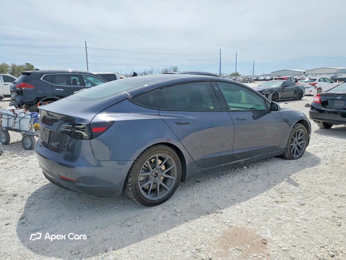 Tesla Model 3 2022