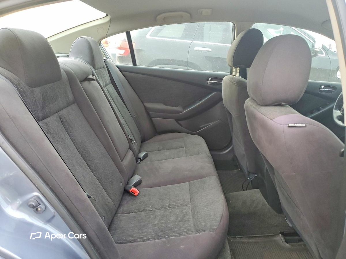 Nissan Altima 2012