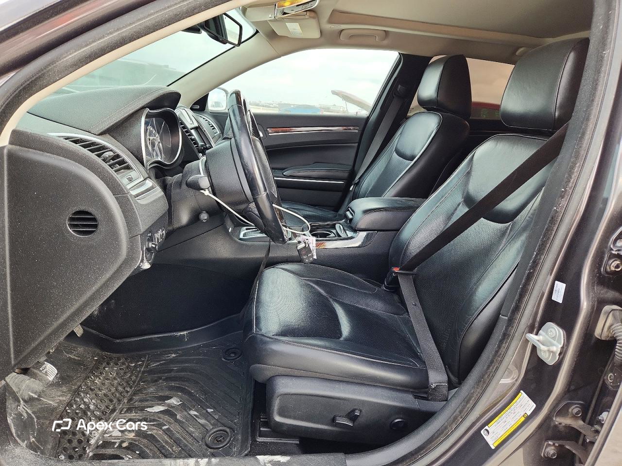 Chrysler 300 2021