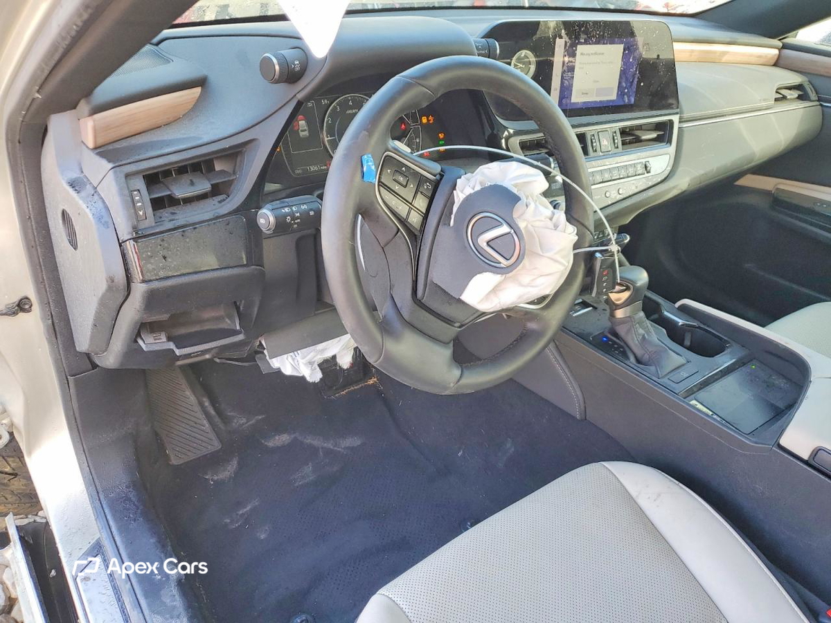 Lexus ES 2024