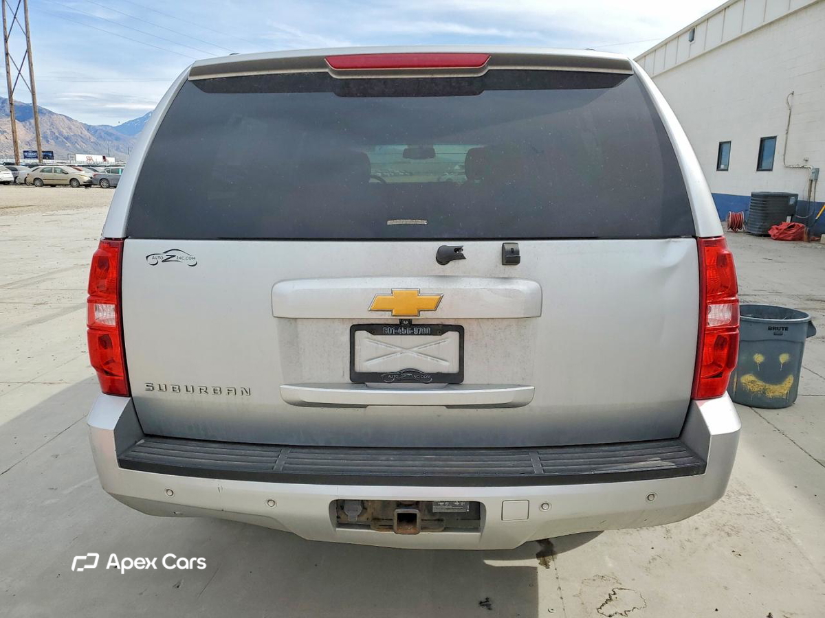 Chevrolet Suburban 2013